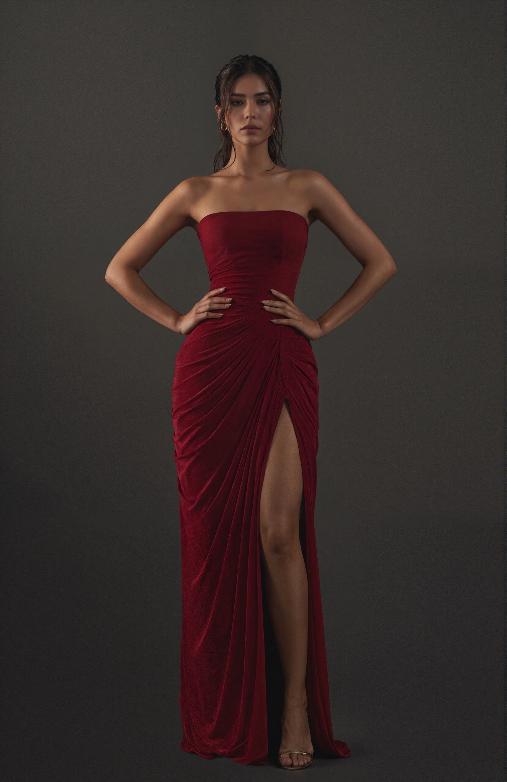 BOLODOO Strapless Draped Maxi Dress – Deep Red Backless Evening Gown with High Slit